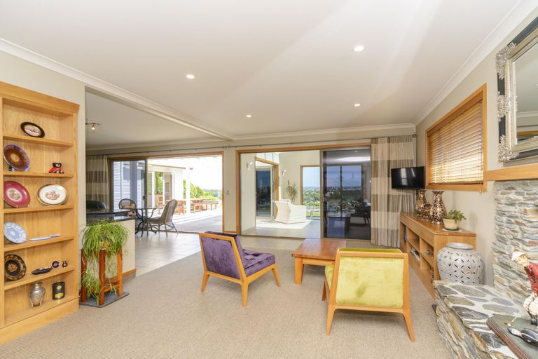 Photo of property in 27 The Strand, Fitzherbert, Palmerston North, 4410