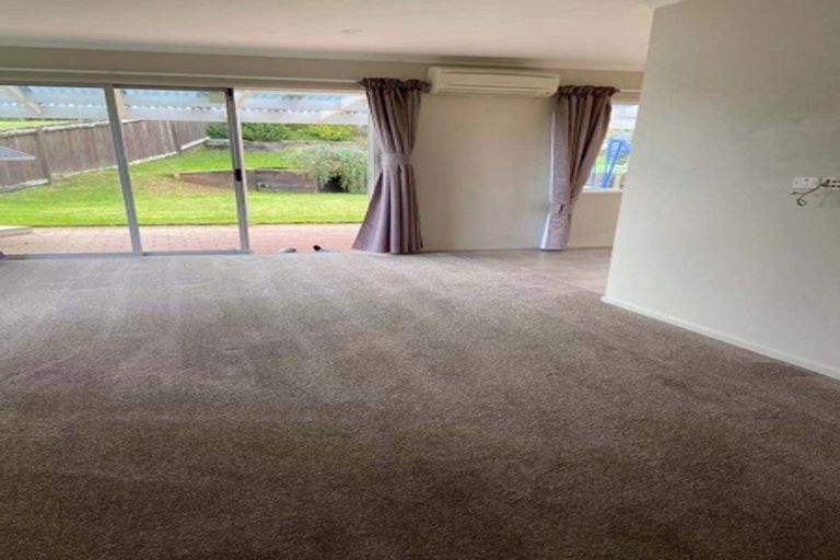 Photo of property in 34 Lavery Place, Sunnynook, Auckland, 0632