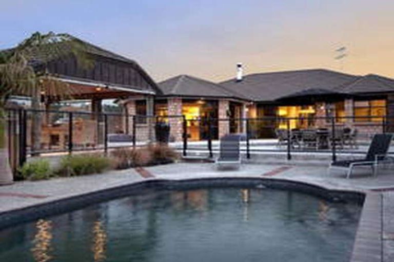 Photo of property in 16 Lynwood Grove, Dairy Flat, Albany, 0792