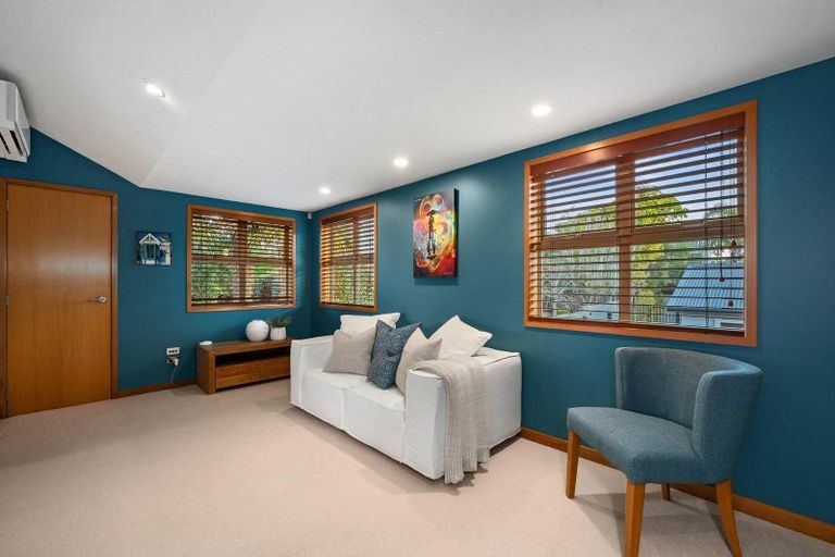 Photo of property in 2/114 Aberdeen Road, Campbells Bay, Auckland, 0620