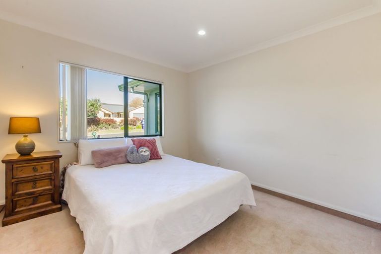 Photo of property in 2 Millennium Hill, Paraparaumu, 5032