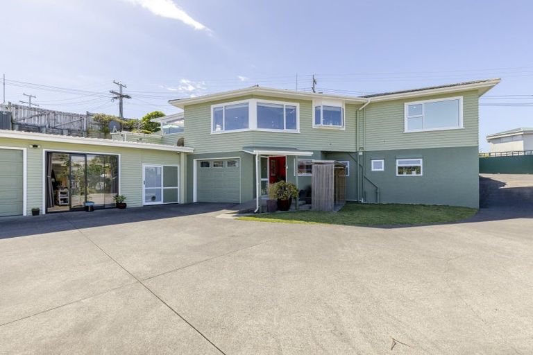 Photo of property in 5 Scott Street, Moturoa, New Plymouth, 4310