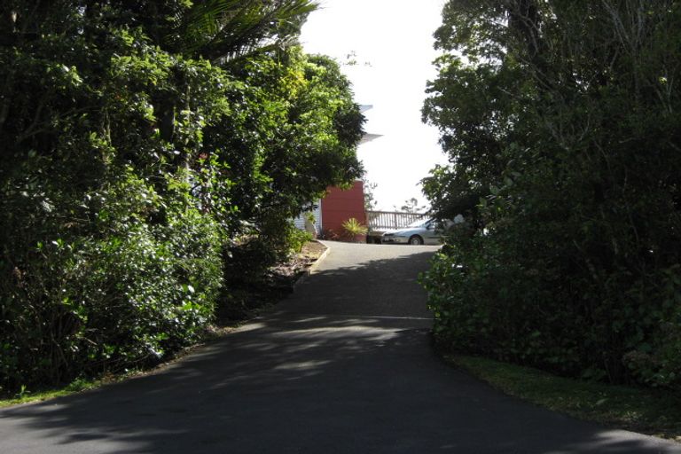 Photo of property in 535 Scenic Drive, Waiatarua, Auckland, 0612