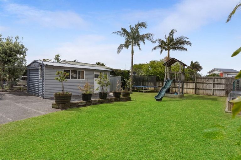 Photo of property in 253 Rangatira Road, Beach Haven, Auckland, 0626