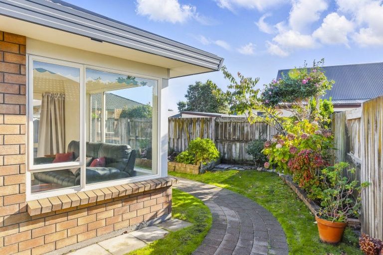 Photo of property in 4 Monterosso Place, Paraparaumu Beach, Paraparaumu, 5032