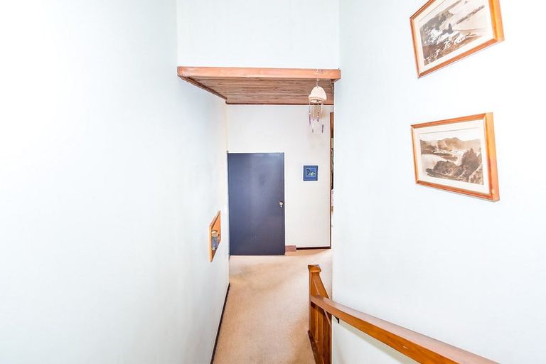 Photo of property in 1/7 Alston Avenue, Kelston, Auckland, 0602