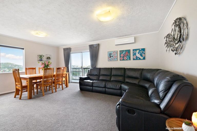 Photo of property in 4b Sarah Way, Crofton Downs, Wellington, 6035