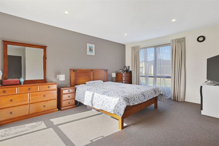 Photo of property in 15 Romney Drive, Belfast, Christchurch, 8051