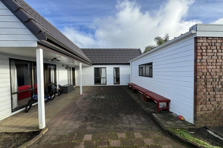 Photo of property in 124 Carnoustie Drive, Wattle Downs, Auckland, 2103