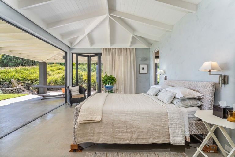 Photo of property in 49 Sarahs Hill, Hahei, Whitianga, 3591