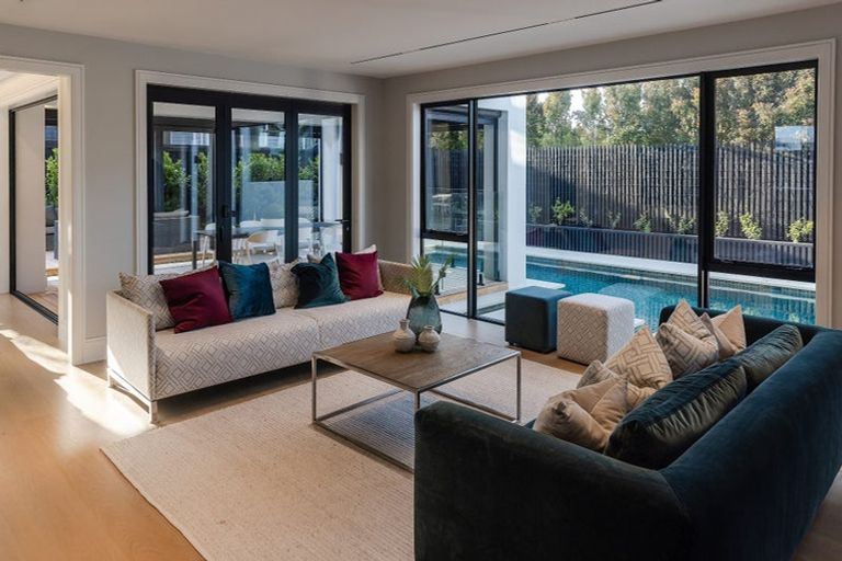 Photo of property in 112 Arran Point Parade, Orewa, 0931