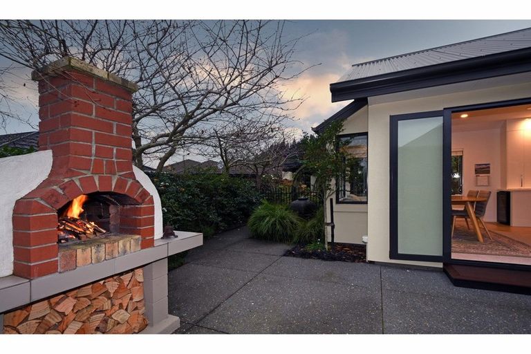 Photo of property in 22 Pohutukawa Crescent, Parklands, Christchurch, 8083