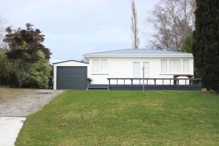 Photo of property in 5 Irwin Place, Kinloch, Taupo, 3377