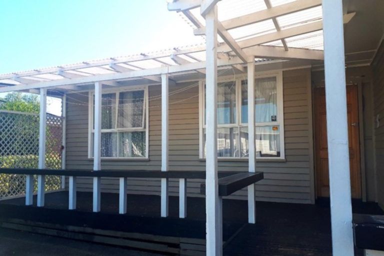 Photo of property in 16a Nogat Avenue, Papatoetoe, Auckland, 2024