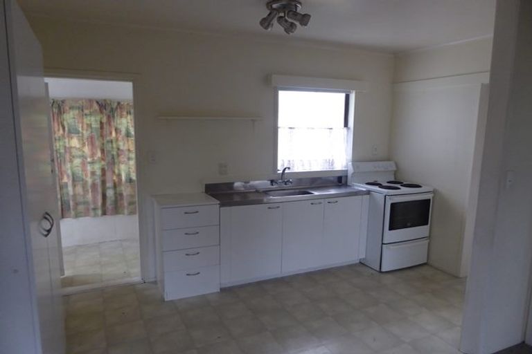 Photo of property in 17 Titirangi Road, New Lynn, Auckland, 0600