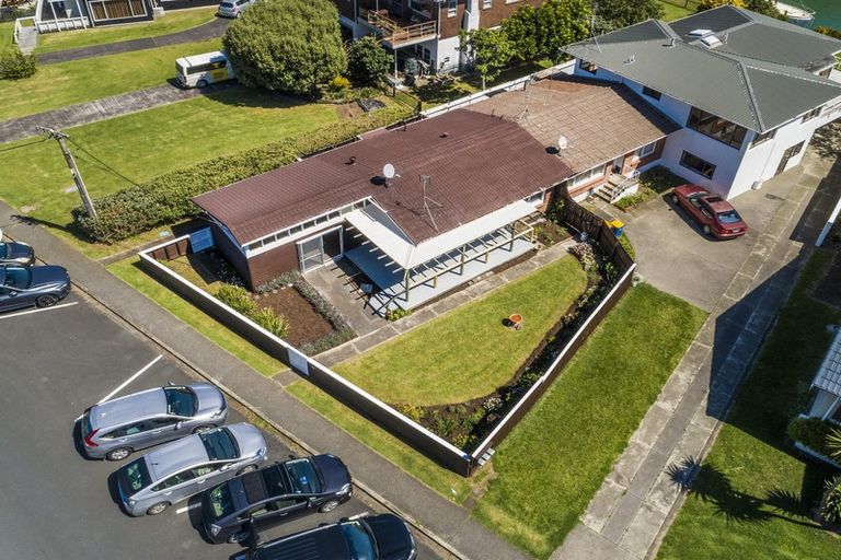 Photo of property in 2/8 Craig Road, Milford, Auckland, 0620