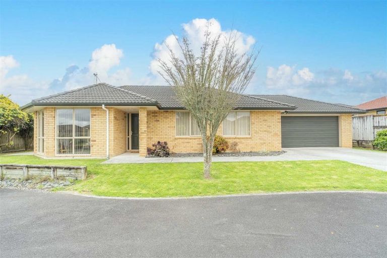 Photo of property in 4 Willscarlet Lane, Hamilton East, Hamilton, 3216