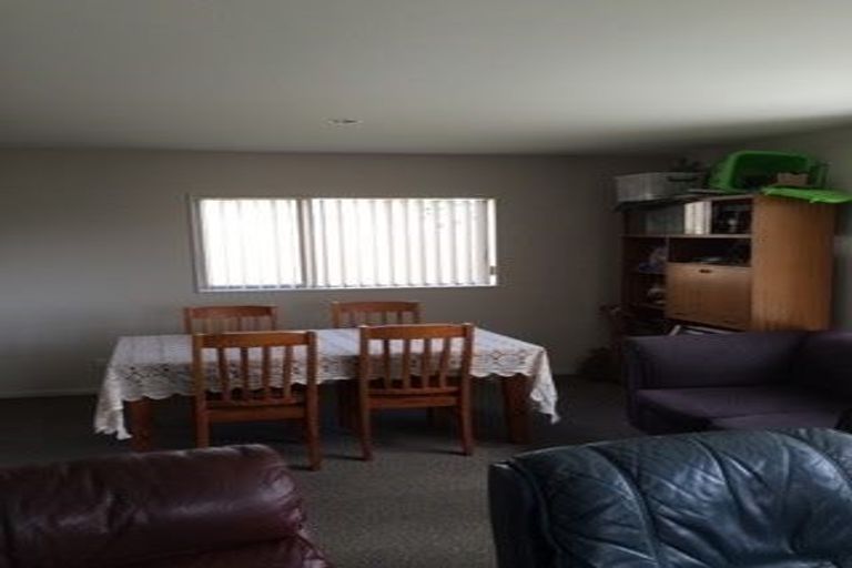 Photo of property in 68 Popokatea Drive, Takanini, 2112