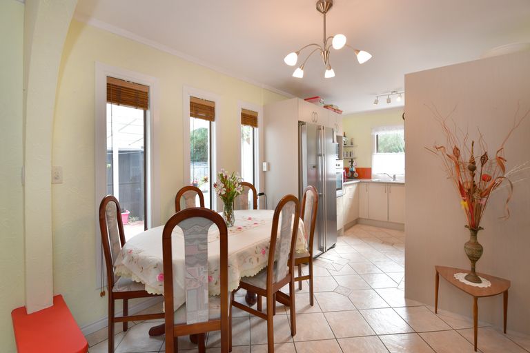 Photo of property in 34 Doment Crescent, Orewa, 0931