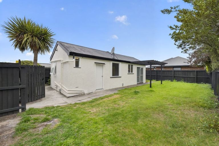 Photo of property in 154 Wainoni Road, Avondale, Christchurch, 8061