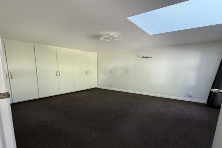 Photo of property in 2/8 Kaitawa Road, York Bay, Lower Hutt, 5013