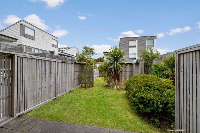 Photo of property in 25/31 Princess Terrace, Newtown, Wellington, 6021