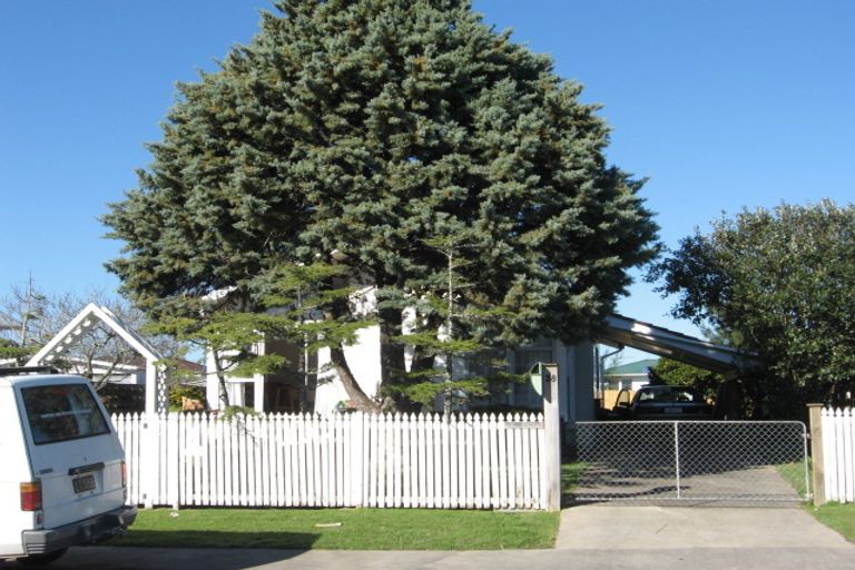 Photo of property in 38 Cargill Street, Papakura, 2110