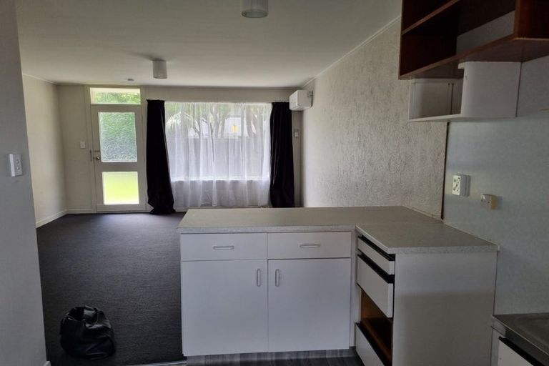 Photo of property in 3/35 Mana Esplanade, Paremata, Porirua, 5026