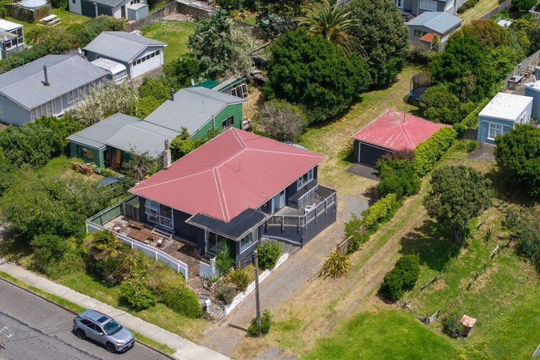 Photo of property in 141 Kahukura Avenue, Waitarere Beach, Levin, 5510