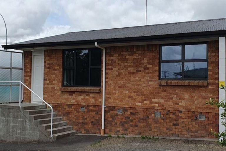 Photo of property in 15a Tawa Street, Melville, Hamilton, 3206