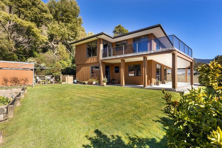 Photo of property in 103 Main Rd Havelock, Havelock, 7100