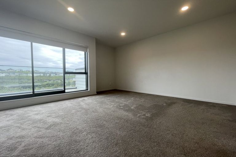 Photo of property in 6 Arran Point Parade, Orewa, 0931