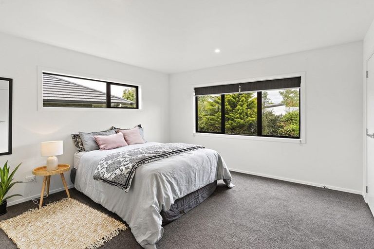 Photo of property in 17 Tarata Grove, Lansdowne, Masterton, 5810