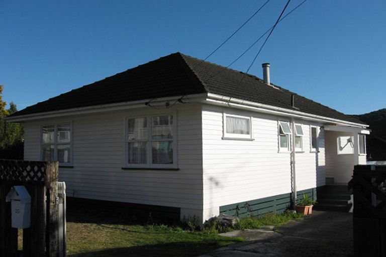 Photo of property in 36 Petrie Street, Wainuiomata, Lower Hutt, 5014