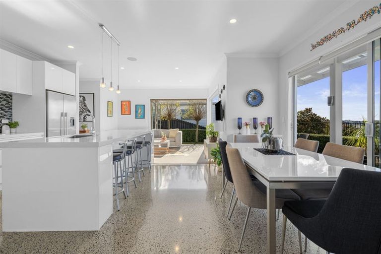 Photo of property in 15 Valley View Way, Bethlehem, Tauranga, 3110