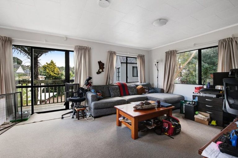 Photo of property in 2/25 Philson Terrace, Browns Bay, Auckland, 0630