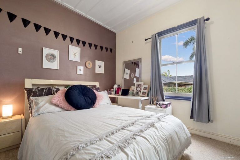 Photo of property in 235 Victoria Street West, Pukekohe, 2120