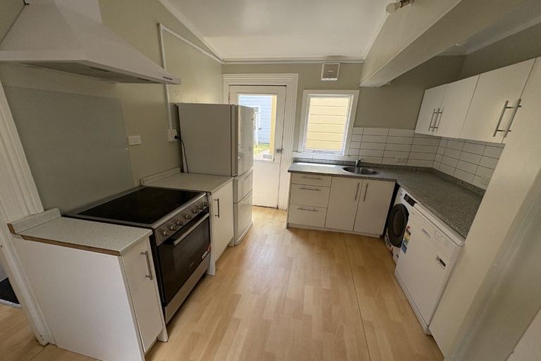 Photo of property in 1/18 Clifton Terrace, Kelburn, Wellington, 6012