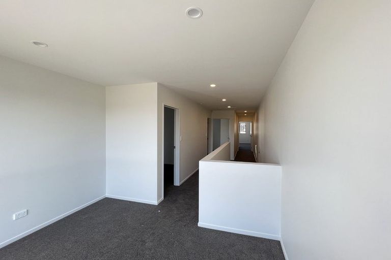 Photo of property in 5 Aramata Road, Papakura, 2110