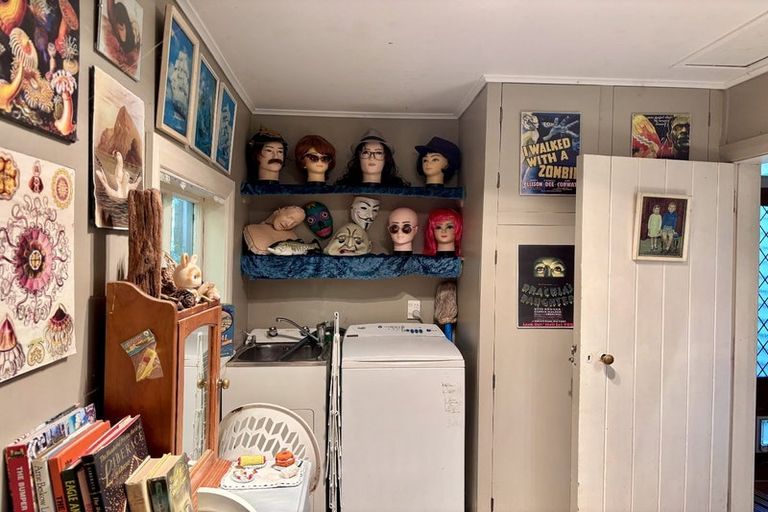 Photo of property in 48 Pinehaven Road, Pinehaven, Upper Hutt, 5019