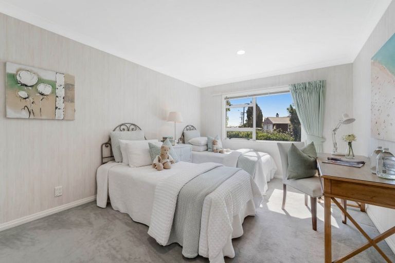 Photo of property in 1 Page Point, Mellons Bay, Auckland, 2014