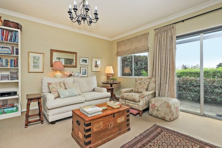 Photo of property in 2/32 Greenwood Road, Havelock North, 4130