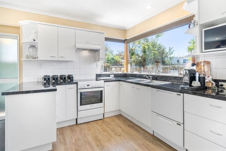 Photo of property in 37 Digby Place, Bromley, Christchurch, 8062