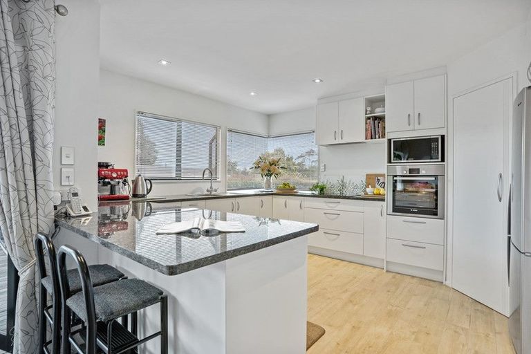 Photo of property in 1/28 Alexander Street, Cockle Bay, Auckland, 2014