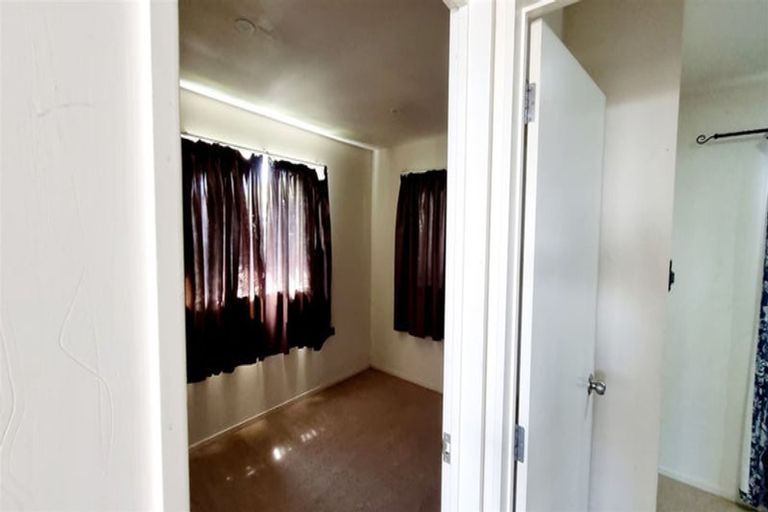 Photo of property in 1/92 Portage Road, New Lynn, Auckland, 0600