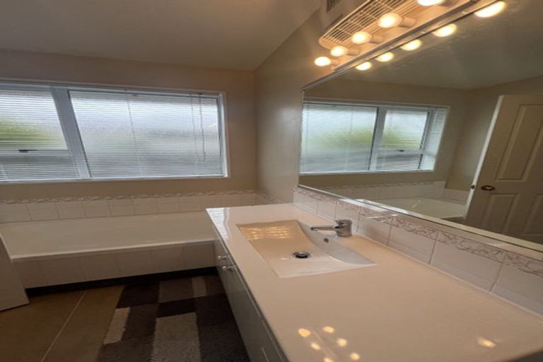 Photo of property in 1/170a Racecourse Road, Sockburn, Christchurch, 8042