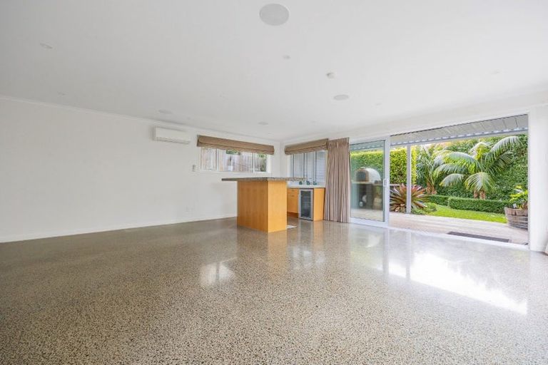 Photo of property in 2/17 Bevyn Street, Castor Bay, Auckland, 0620