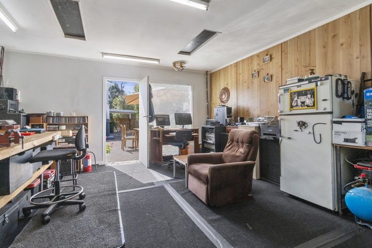 Photo of property in 25 Brandon Road, Glen Eden, Auckland, 0602