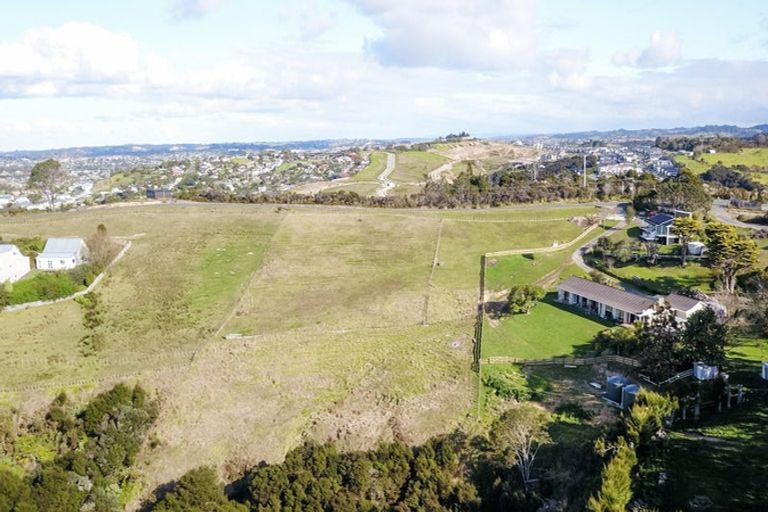 Photo of property in 149 Hillcrest Road, Hatfields Beach, 0931