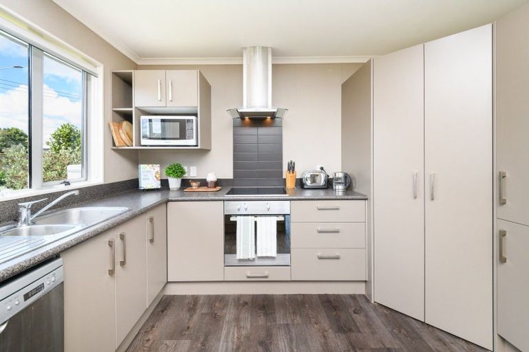 Photo of property in 6 Angelina Way, Kelvin Grove, Palmerston North, 4414